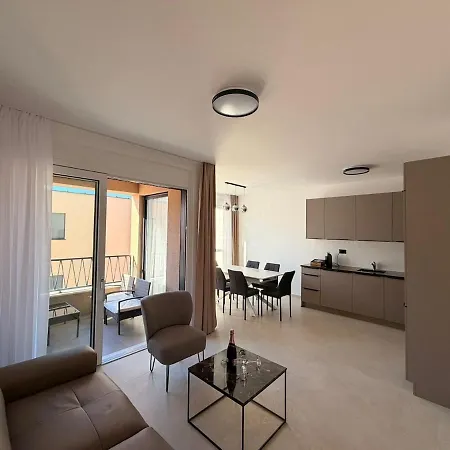Grand Romansa - A New Apartment, Walking Distance To The 公寓 扎达尔