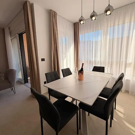 Grand Romansa - A New Apartment, Walking Distance To The 公寓