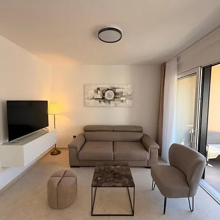 Apartman Grand Romansa - A New Apartment, Walking Distance To The Zadar