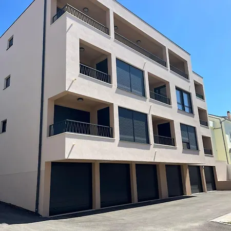 公寓 Grand Romansa - A New Apartment, Walking Distance To The
